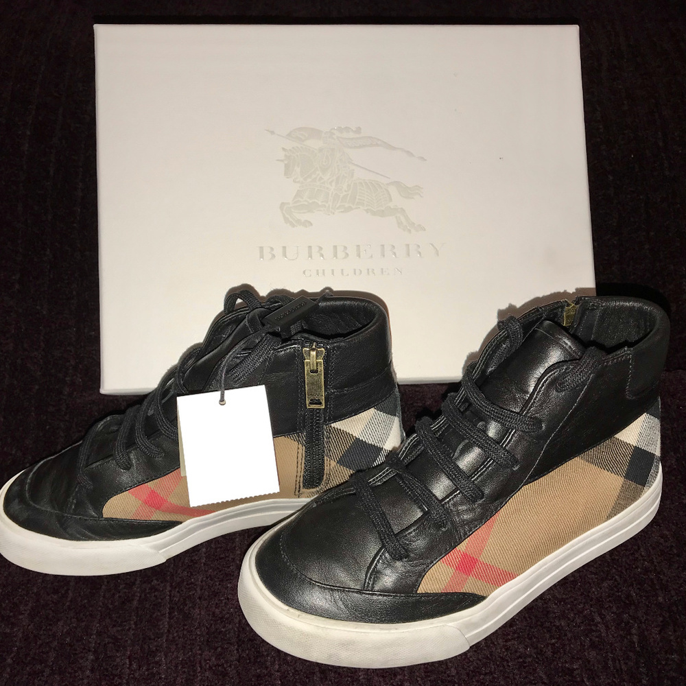 Little Boys Toddler Burberry Sneakers Size 32 (US